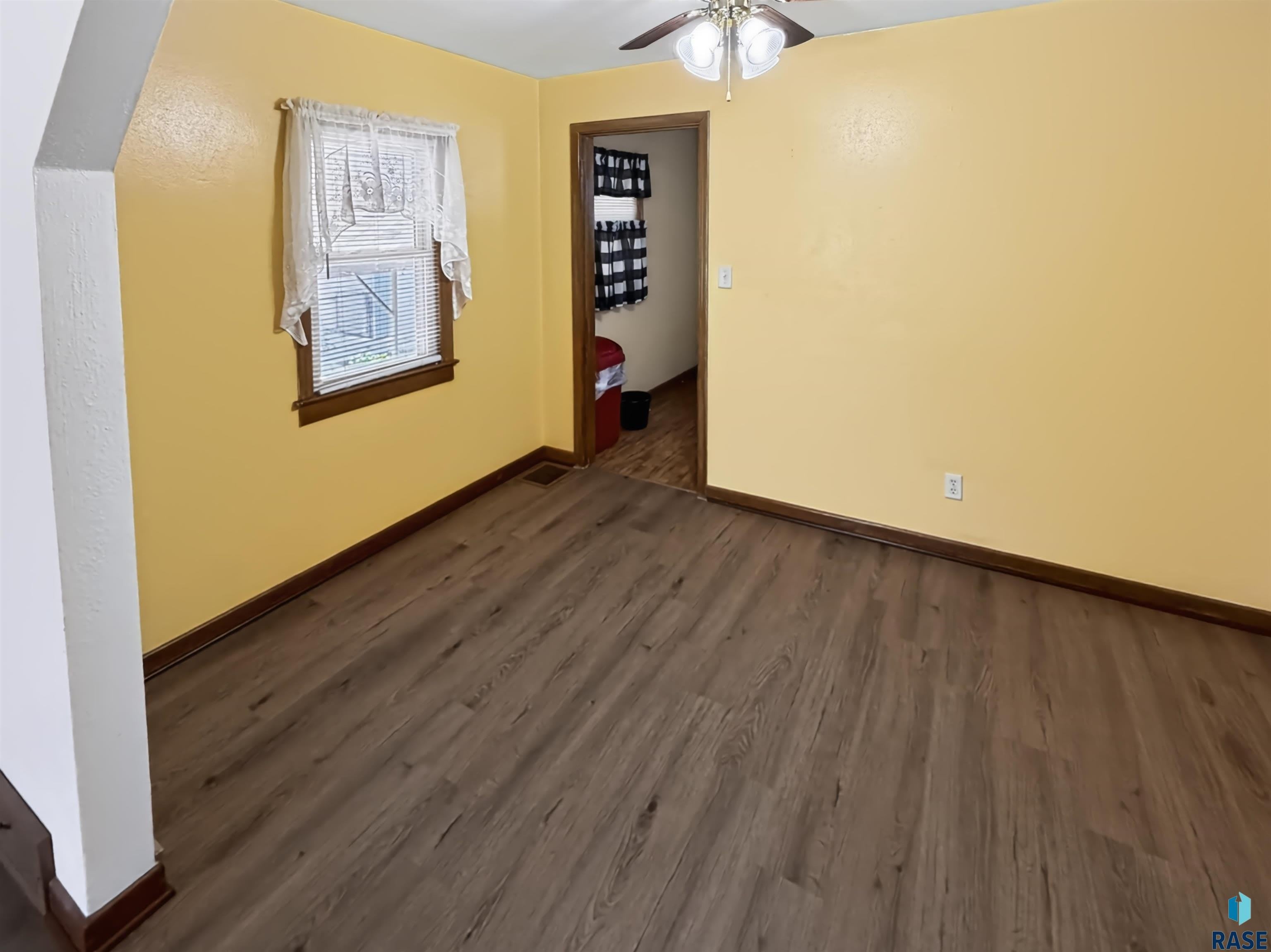 519 Wayland Ave – photo 5