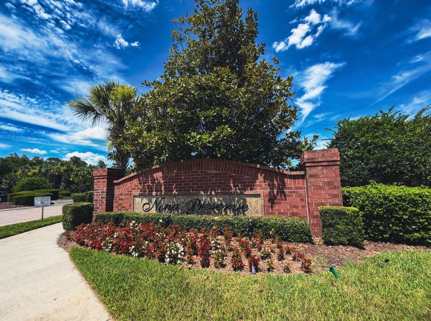 Beautiful 3BR/2.5BA Townhome in Gated Nona Preserve – photo 2