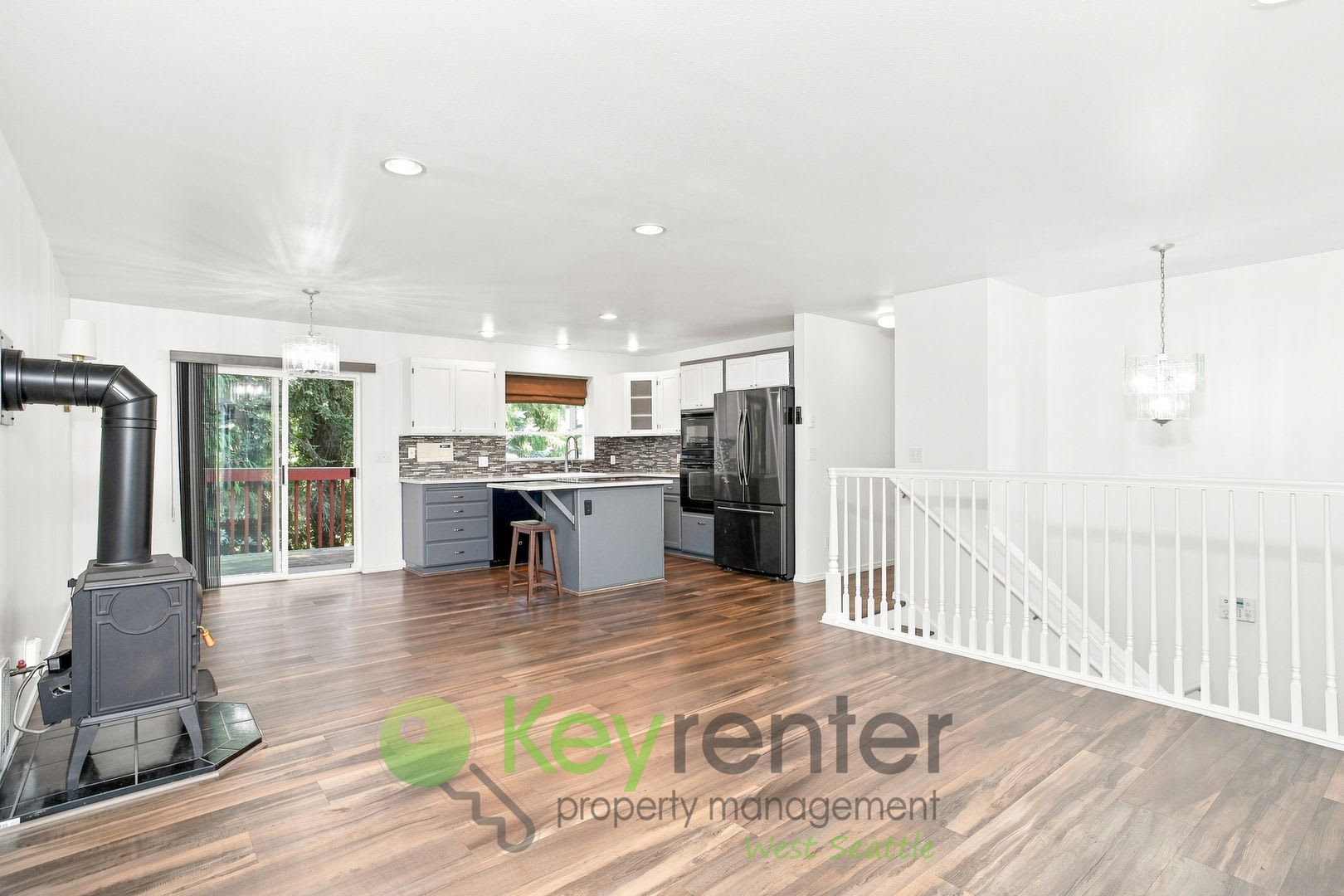 Spacious 4 Bedroom With Two Car Garage And Balcony – photo 5