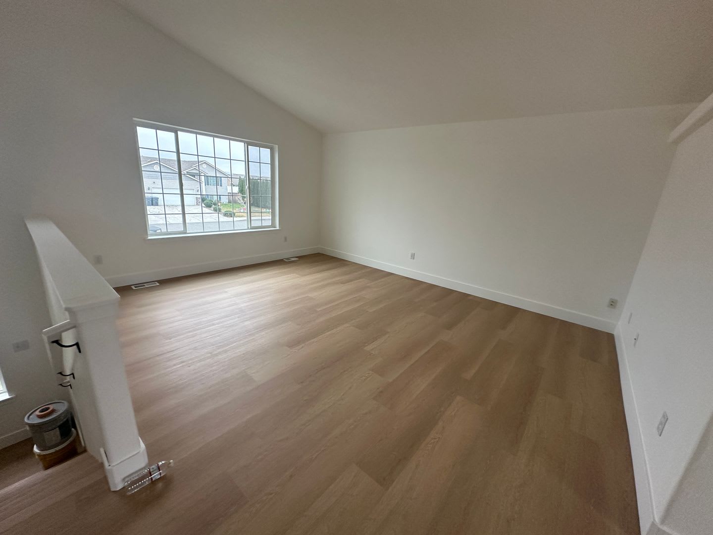 Spacious Single Family – photo 2