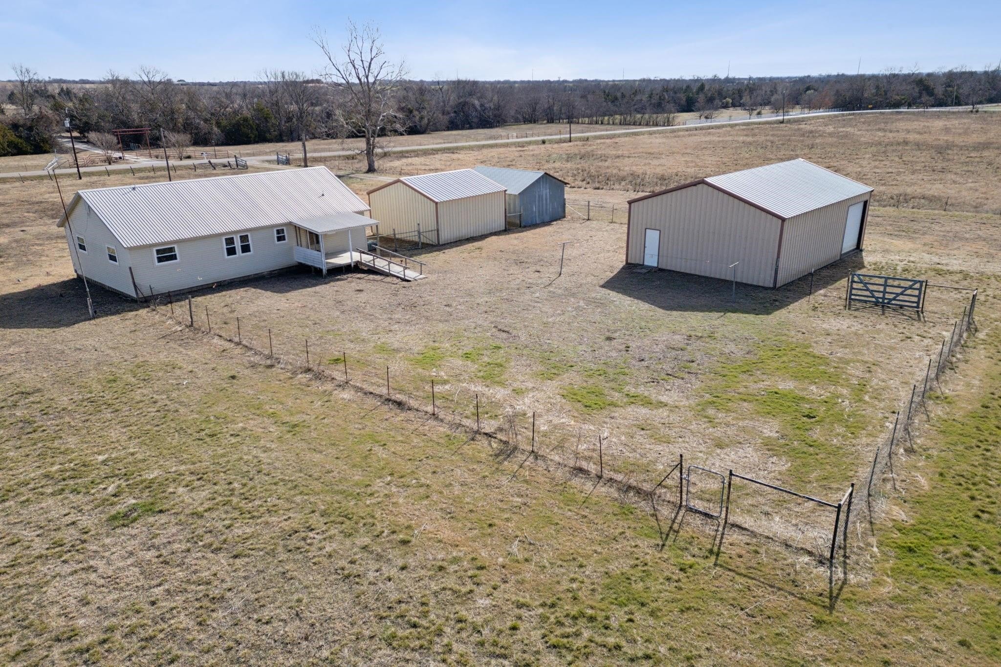 4304 County road 171 – photo 4