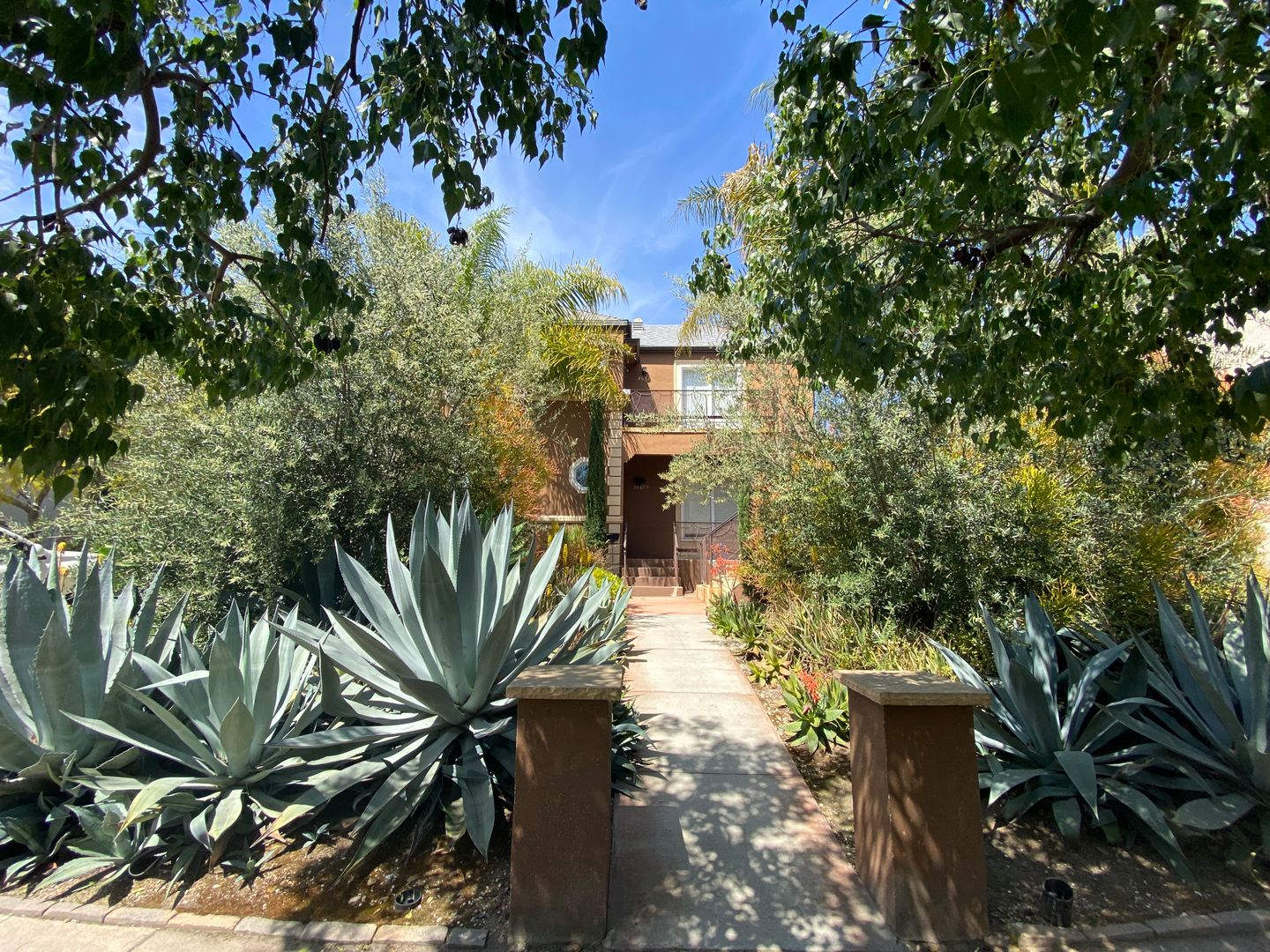 1 Bed + 1 Bath with Laundry On-site – photo 5