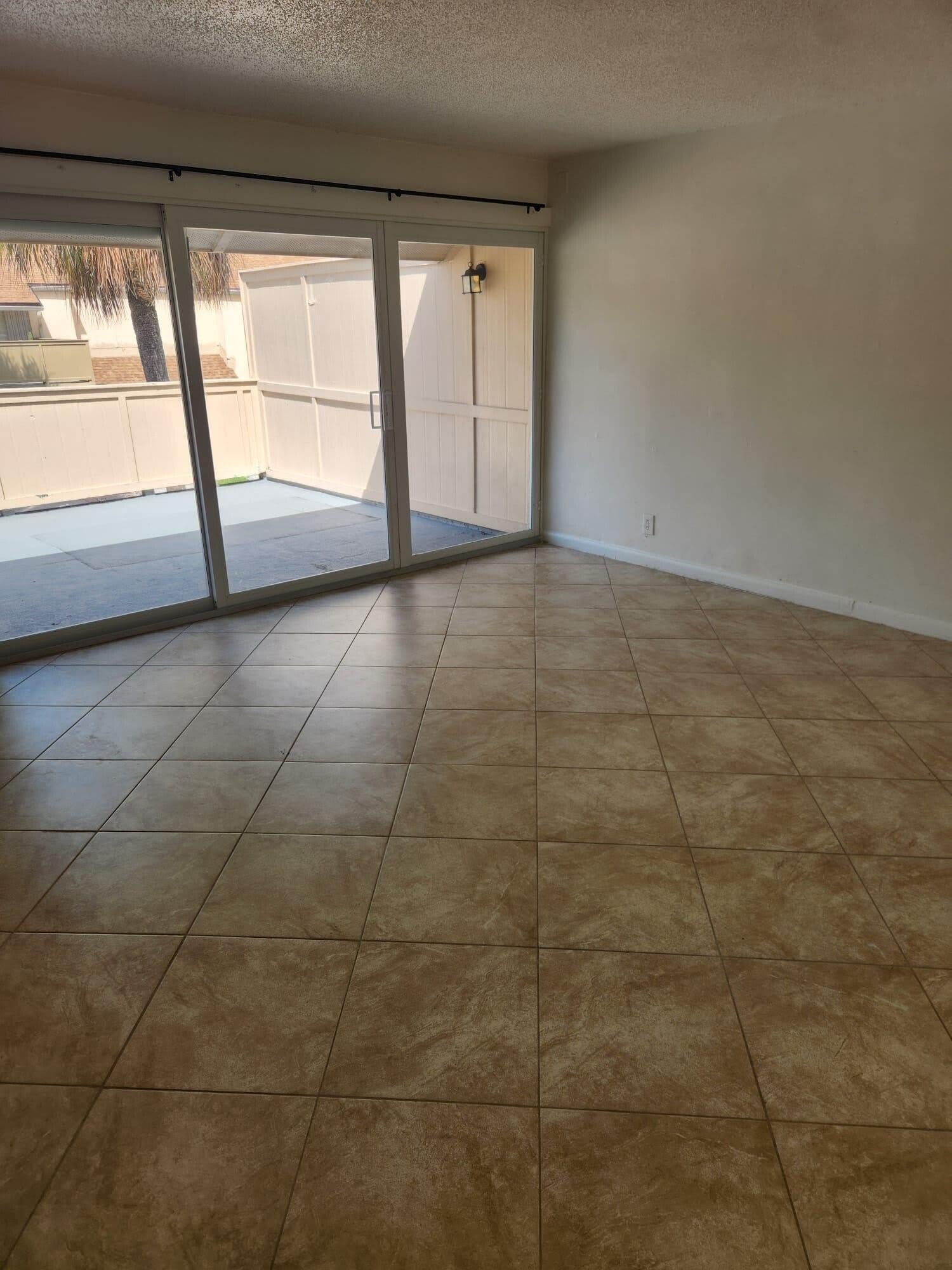834 NW 82nd Avenue – photo 4