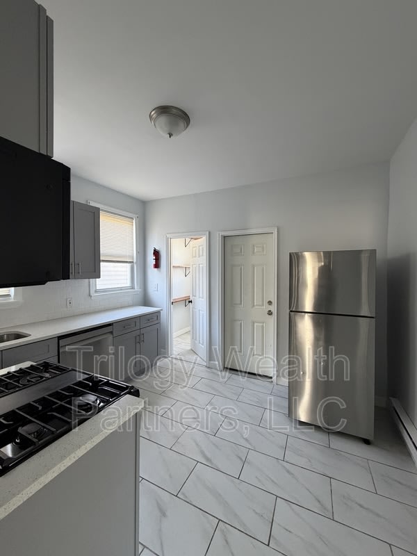59 North 15th Street Apt. 3 – photo 3