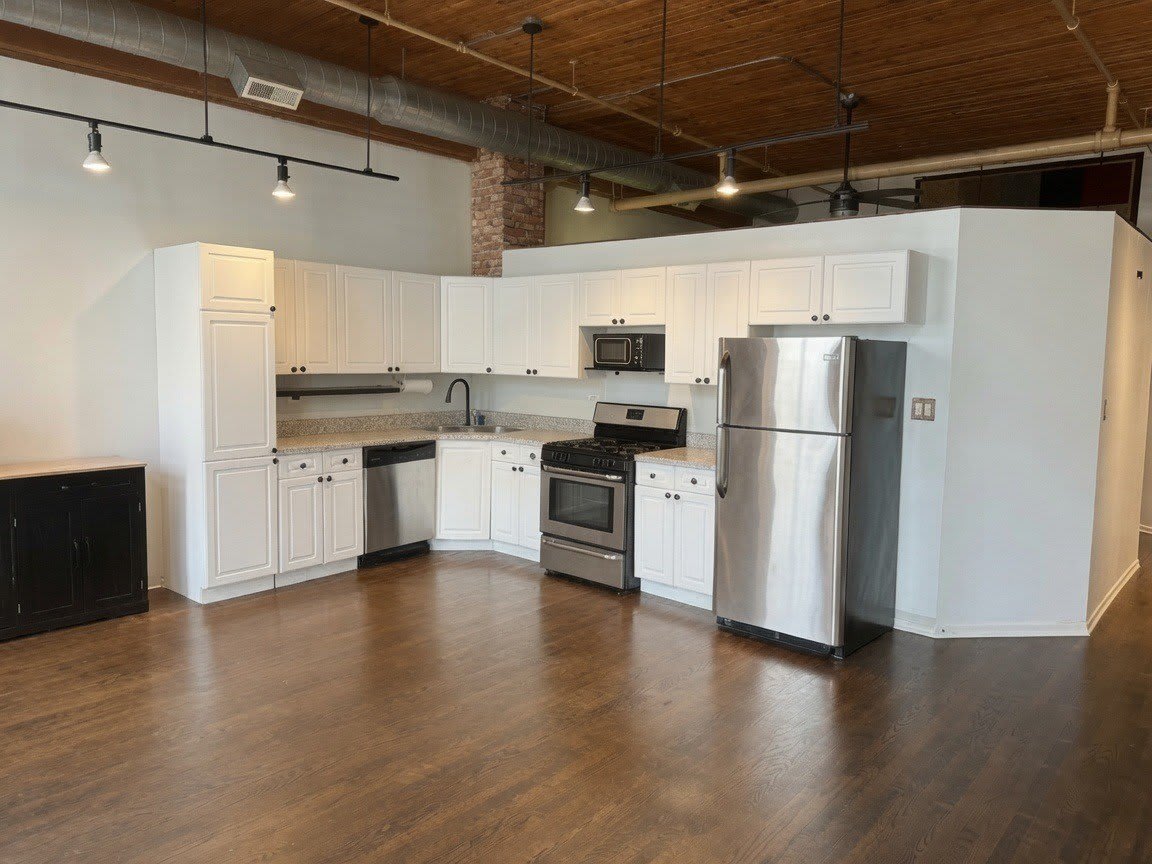 1801 S MICHIGAN Avenue – photo 3