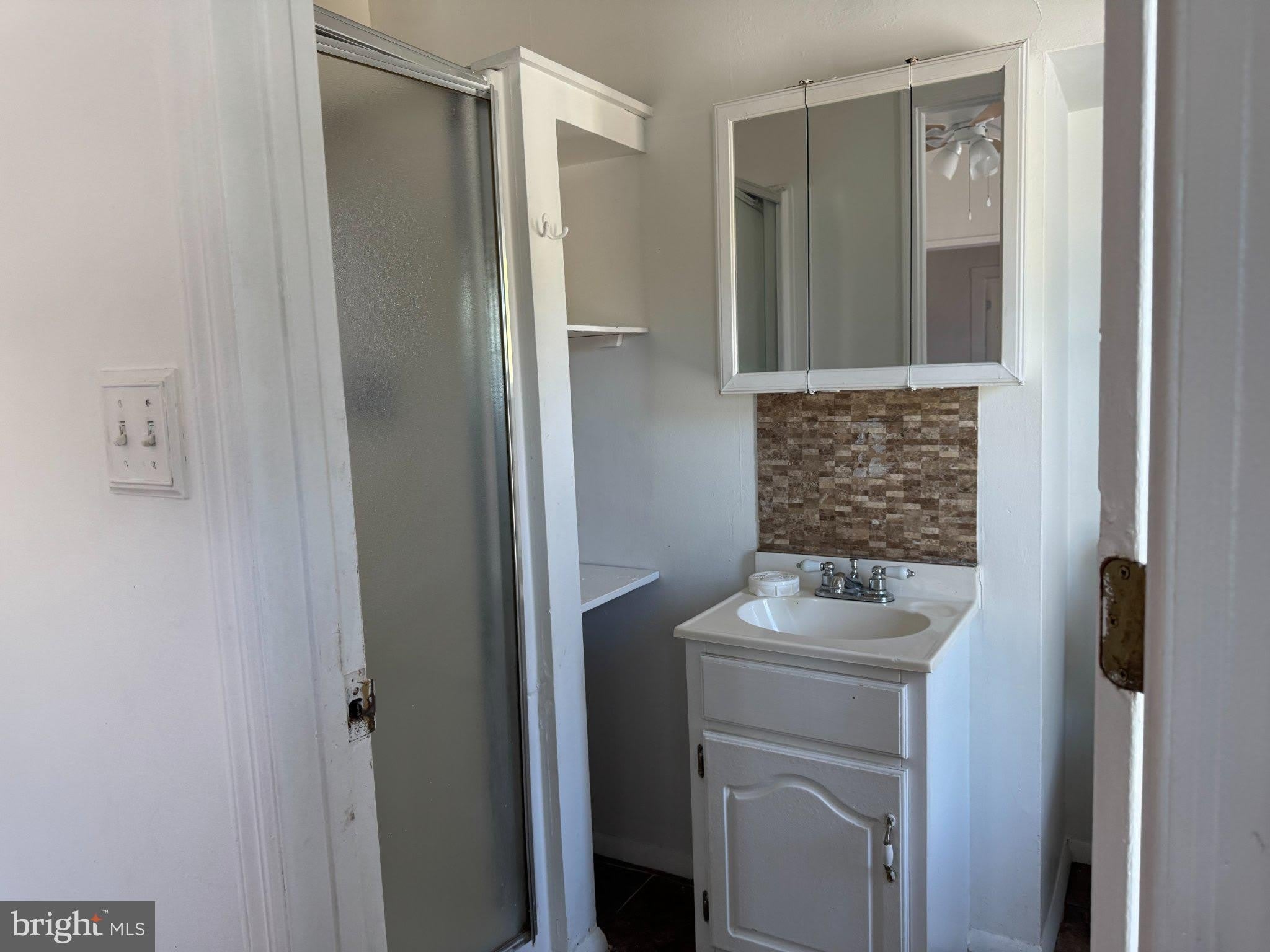 6919 RISING SUN Avenue – photo 3