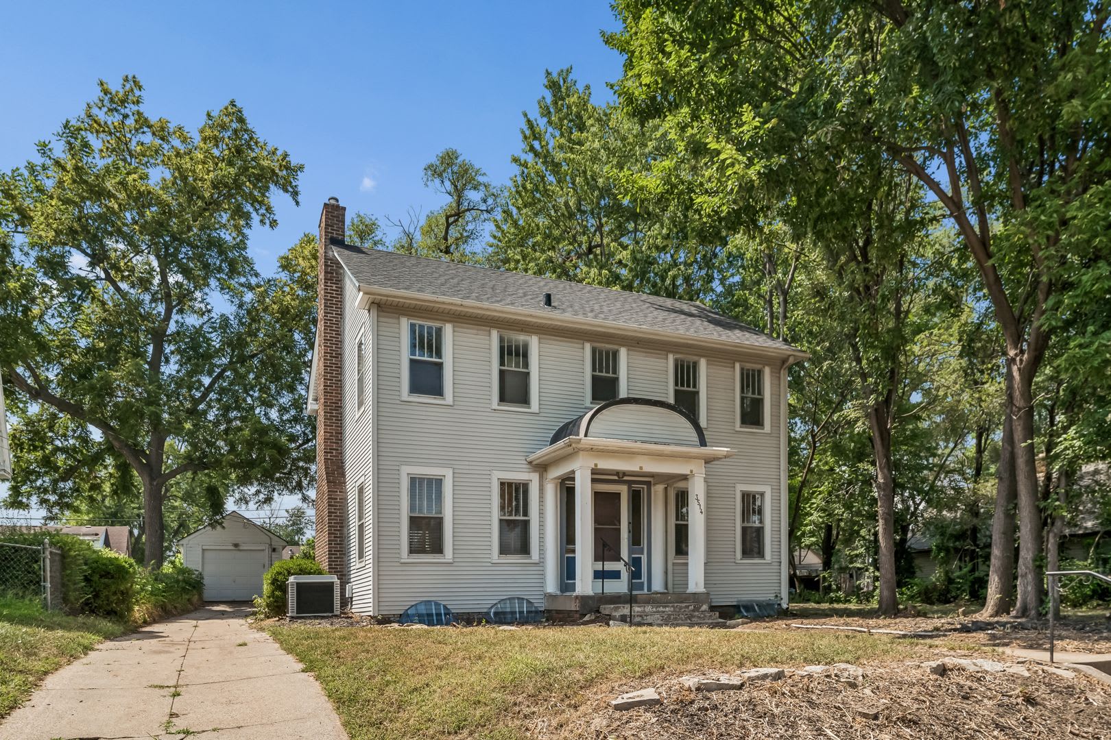 Charming 3-Bedroom Home Near Fontenelle Park – photo 3