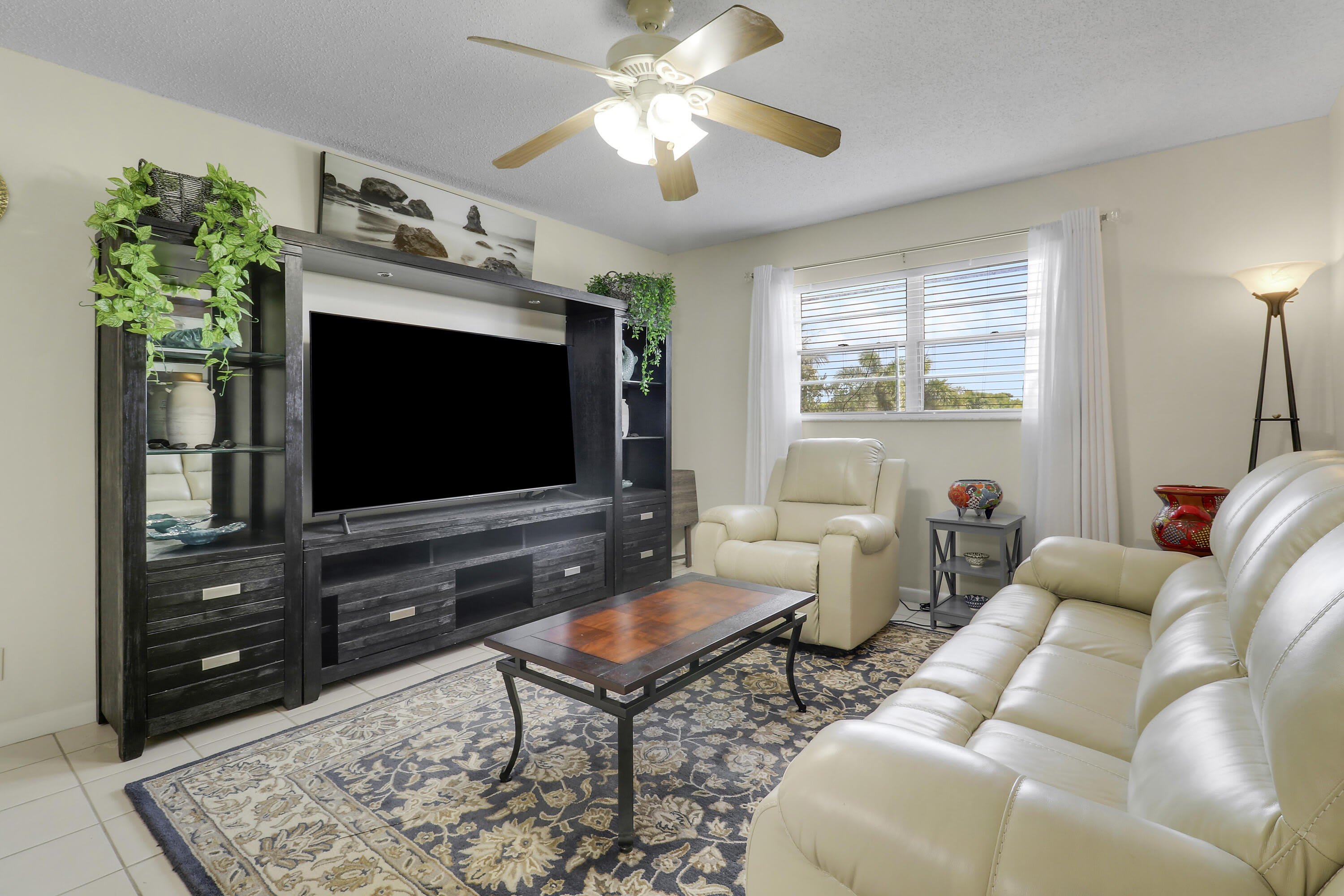 400 Fern Street – photo 1