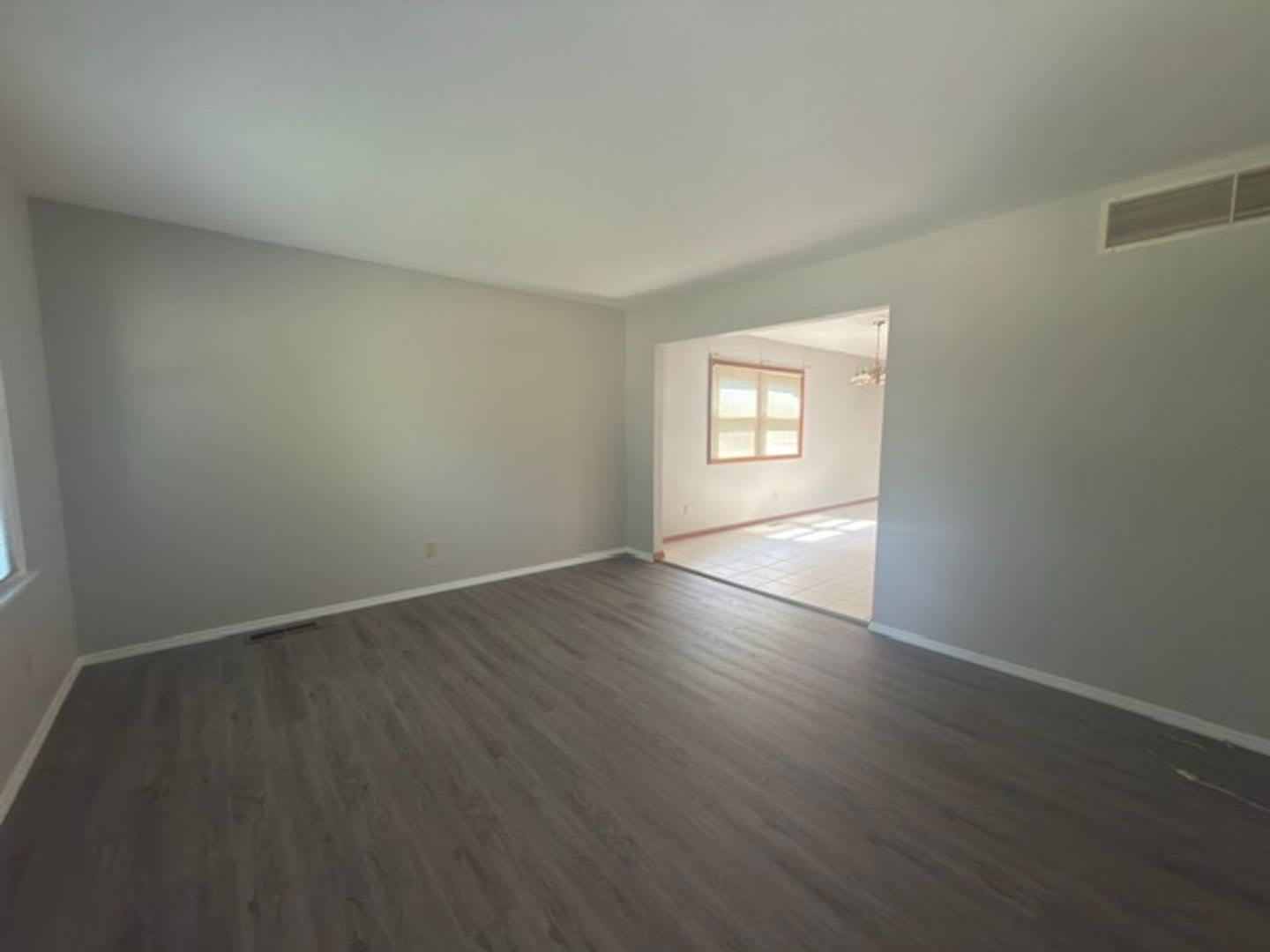 Updated 4 Bedroom Home Near Meadowbrook Park With Attached 2 Car Garage – photo 3