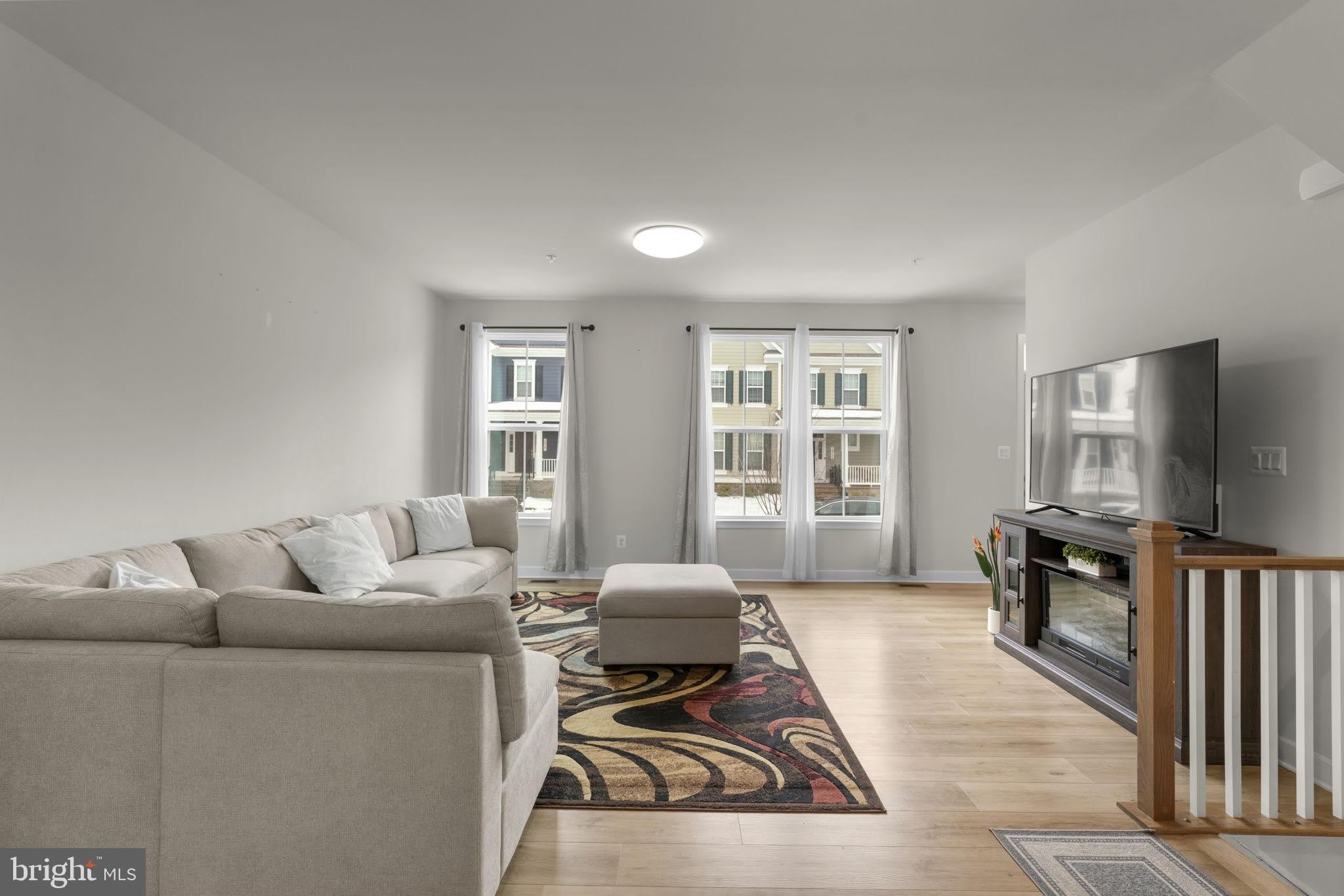 10706 LARKSWOOD Street – photo 5