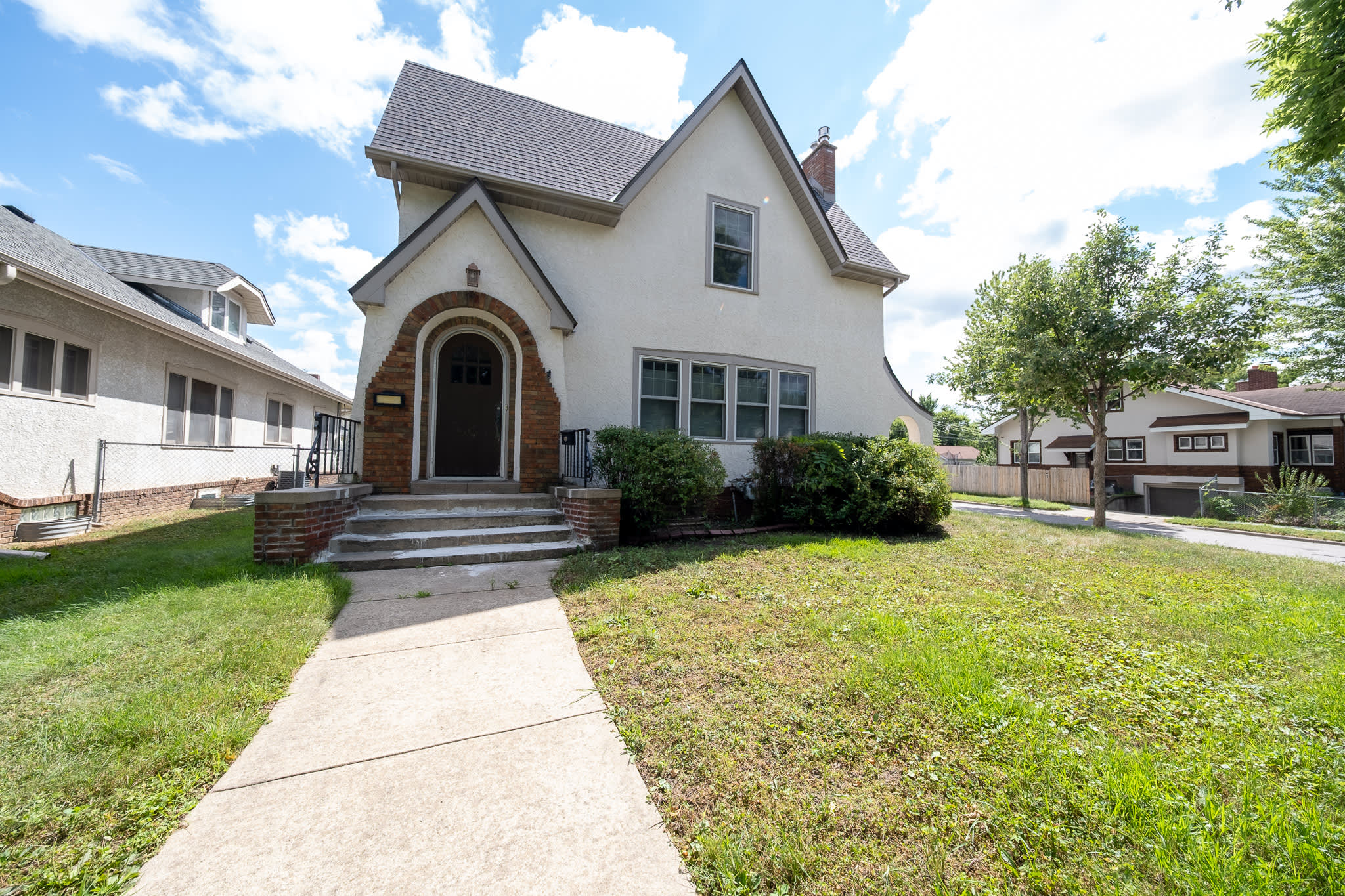 1600 N. Sheridan Ave. – photo 1