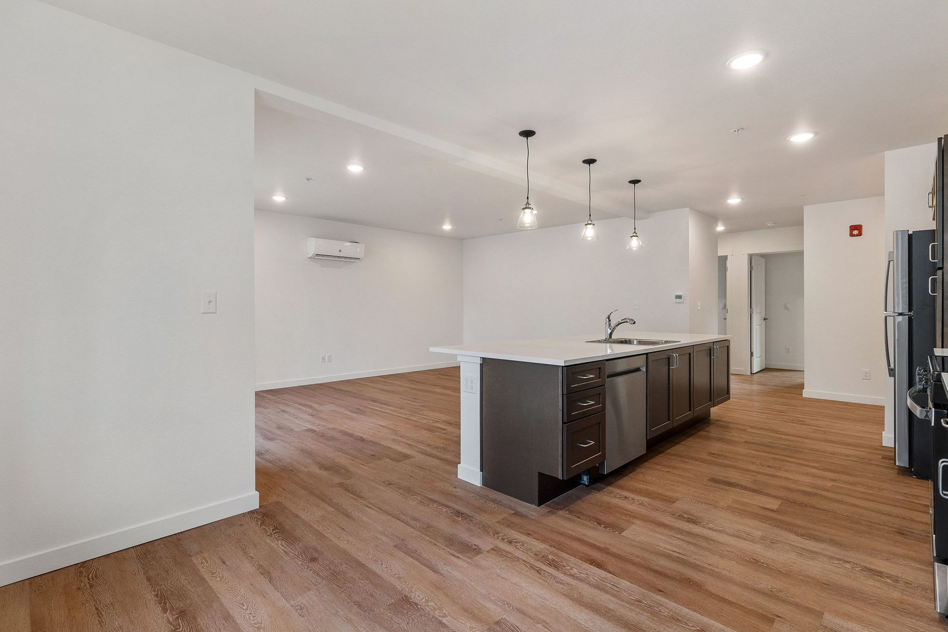 TOUR TODAY. APPLY TODAY. GET 1 MONTH FREE RENT! – photo 2
