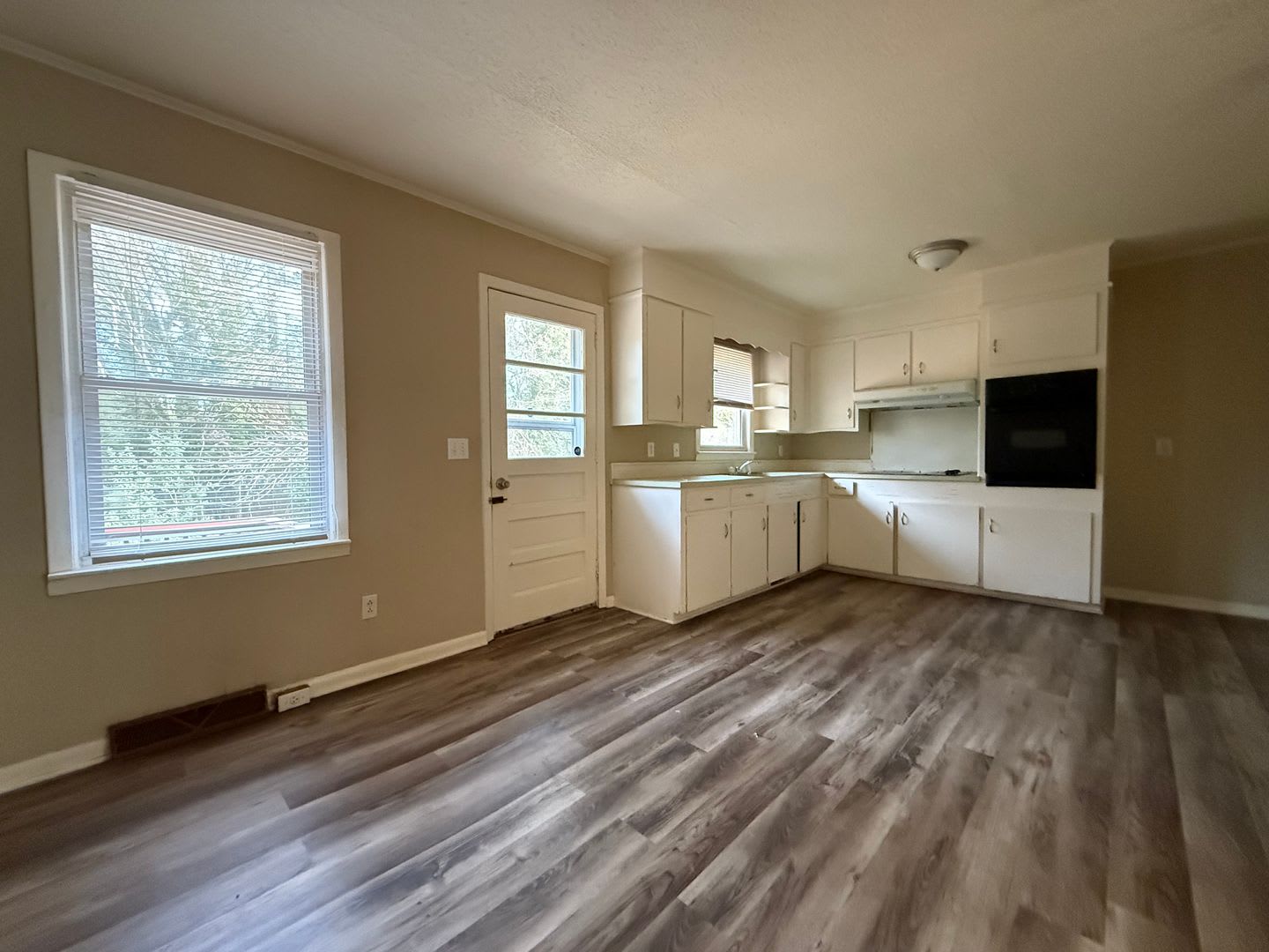 3 Bedroom/1 Bath home for rent – photo 3