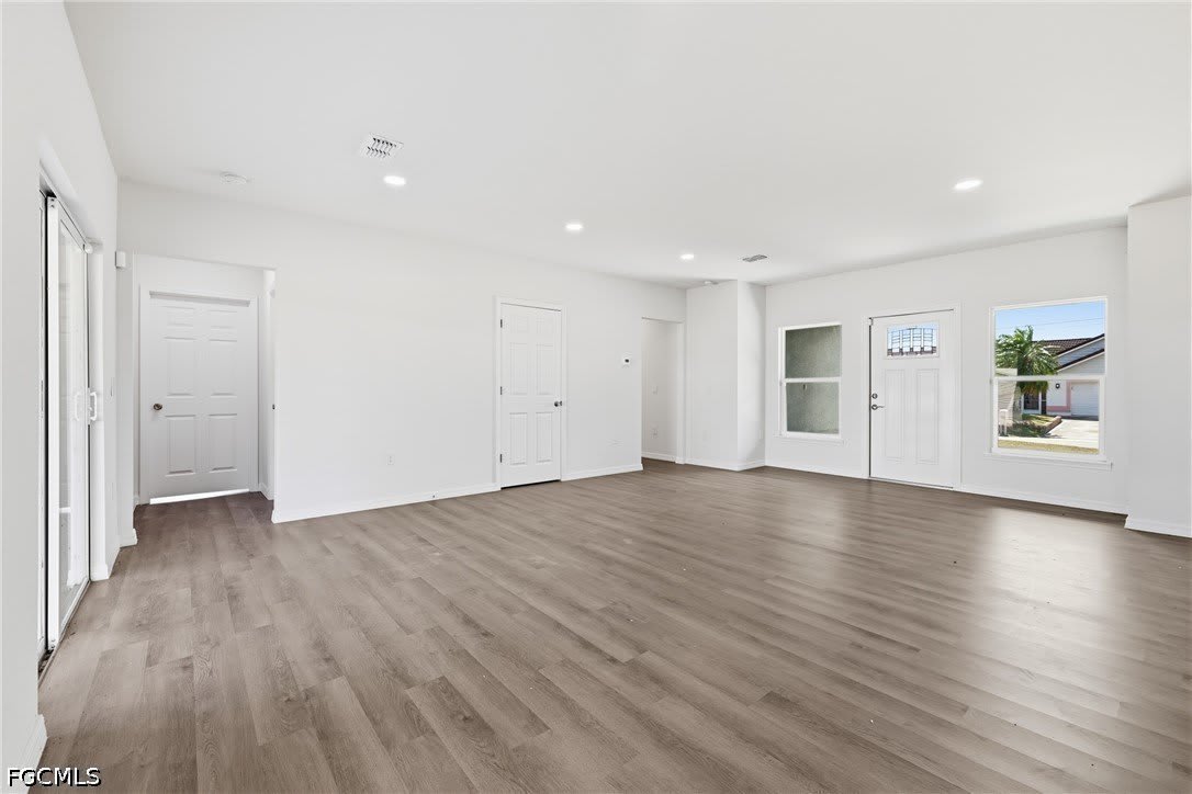 1406 Ford Circle – photo 4
