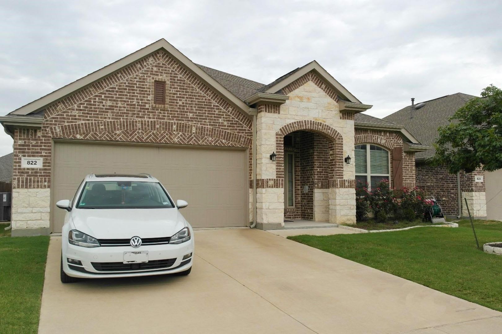 3 Bedroom with Flex Space Available NOW – photo 1