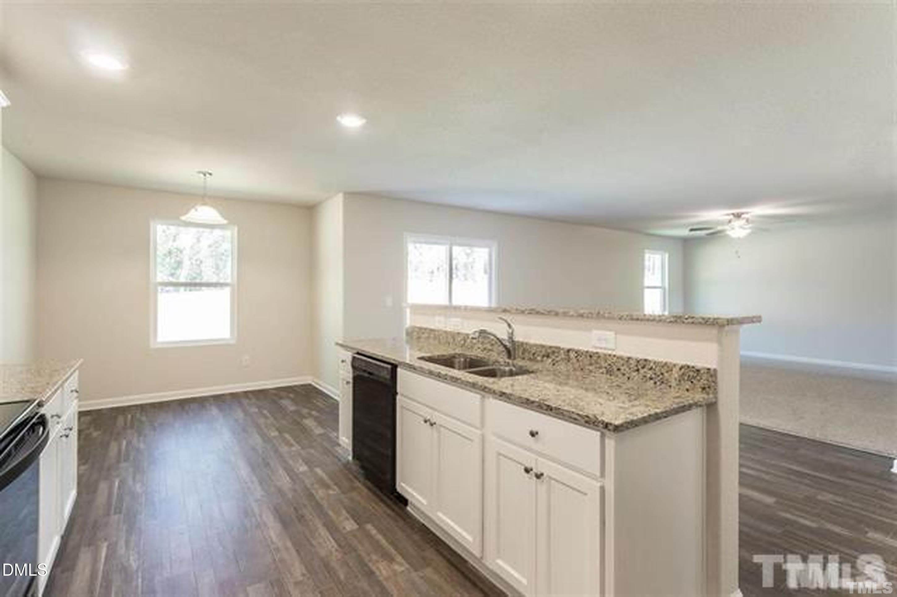 712 Howling Wind Drive – photo 3