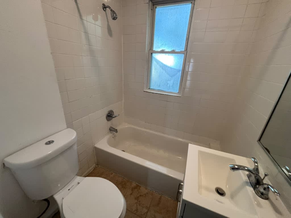 72 Rose Ave – photo 4