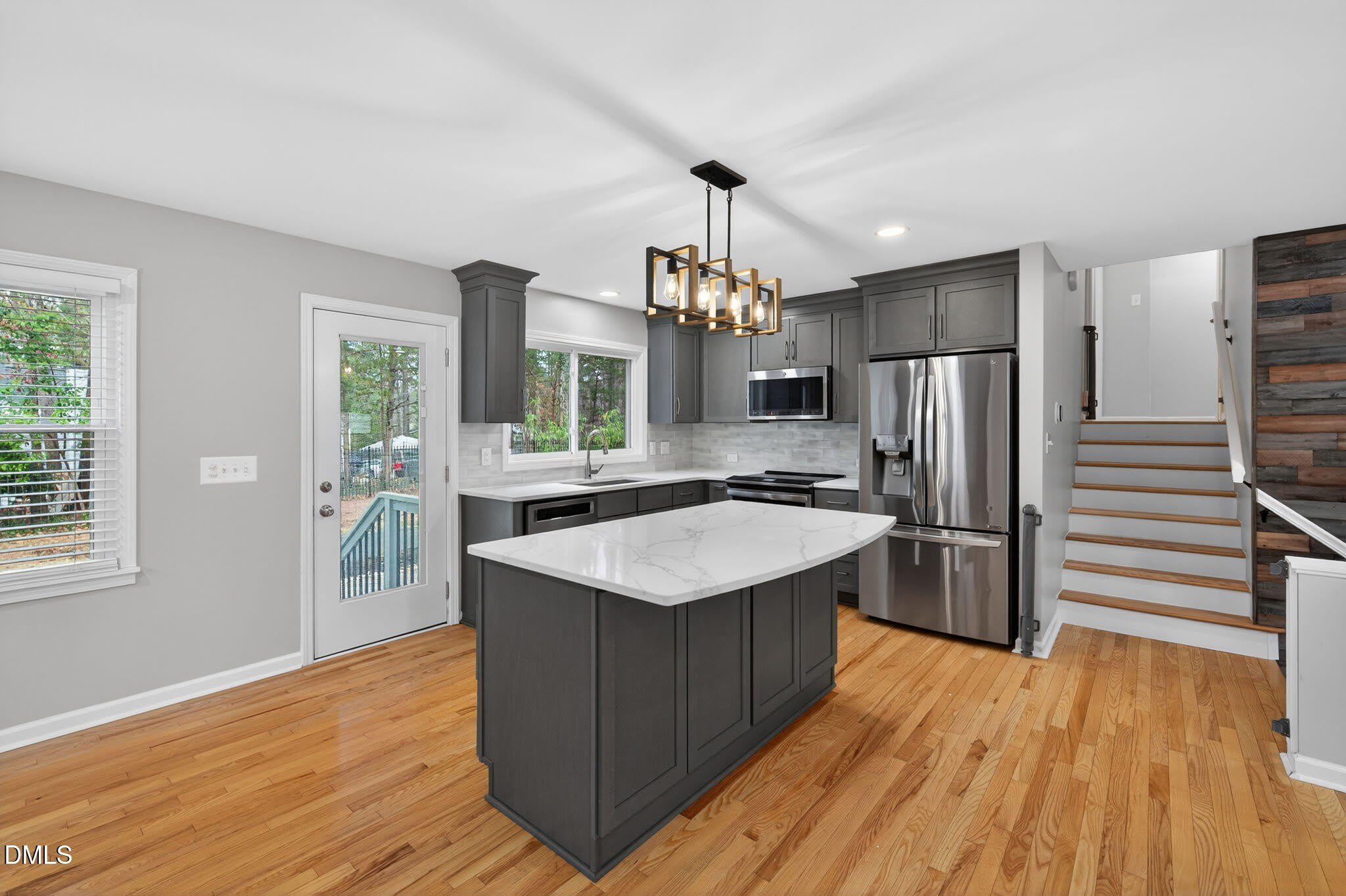 1112 Stonehedge Avenue – photo 4