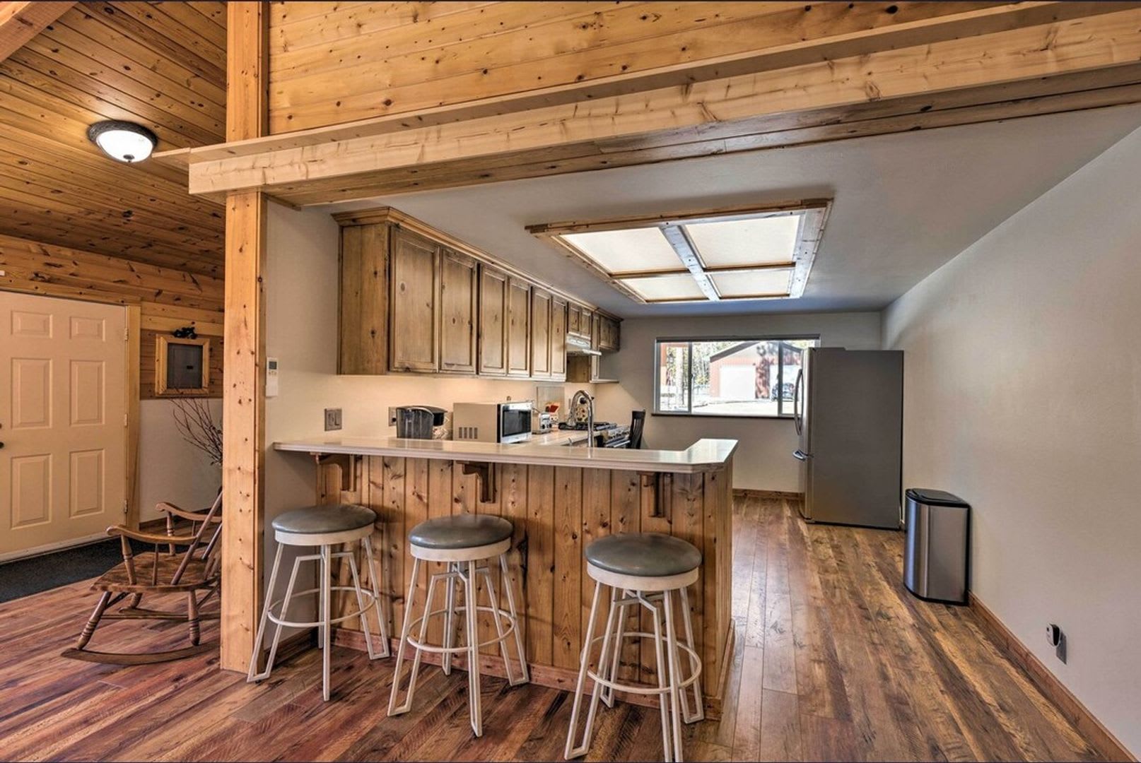 Gorgeous 2 Bed, 1.5 Bath Cabin Retreat on Big Creek – photo 3