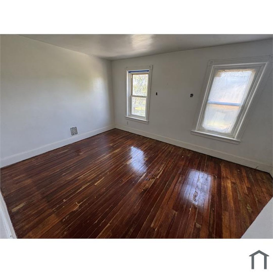 330 Walnut St – photo 4
