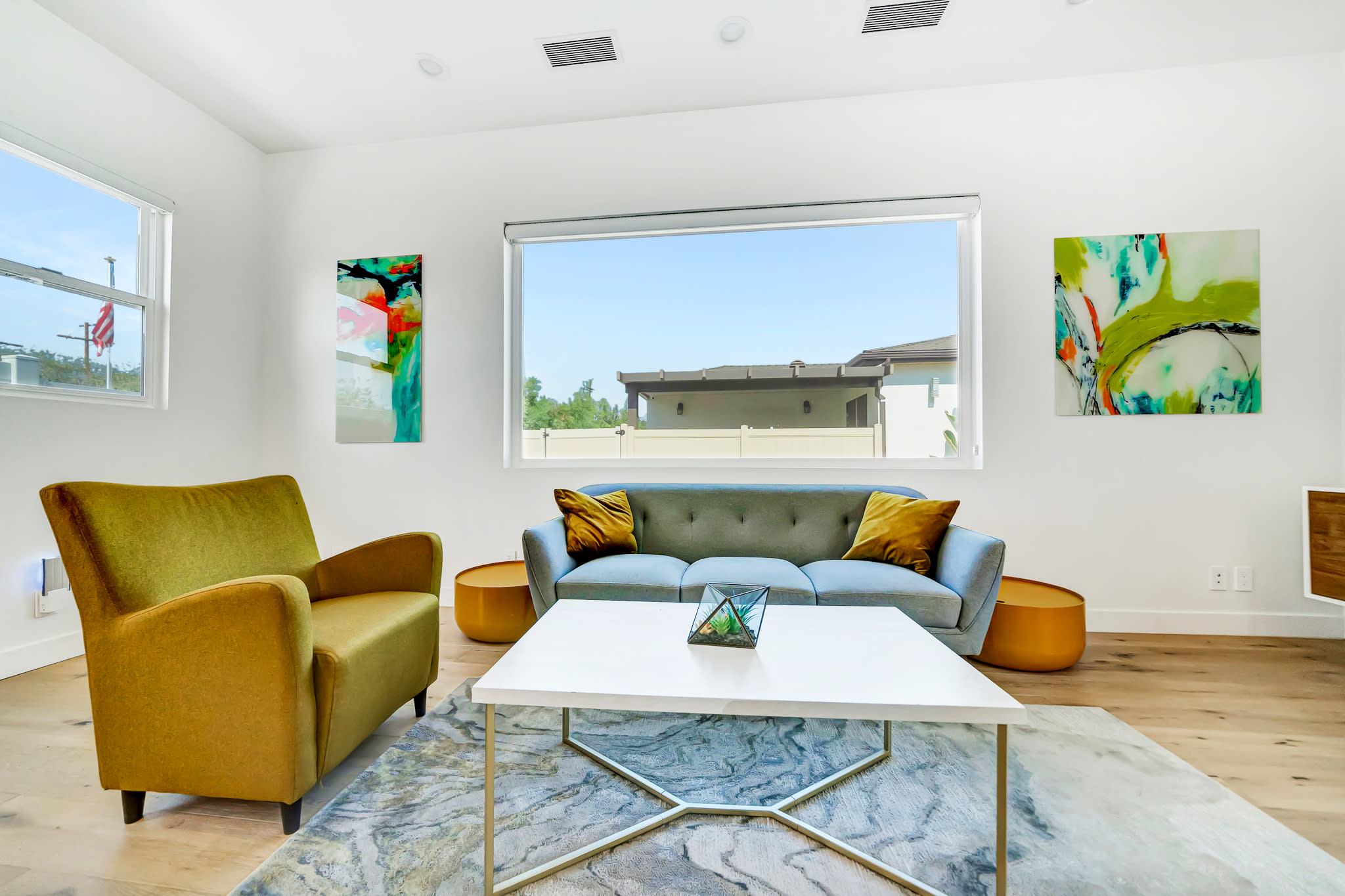 23354 Burbank Blvd – photo 3