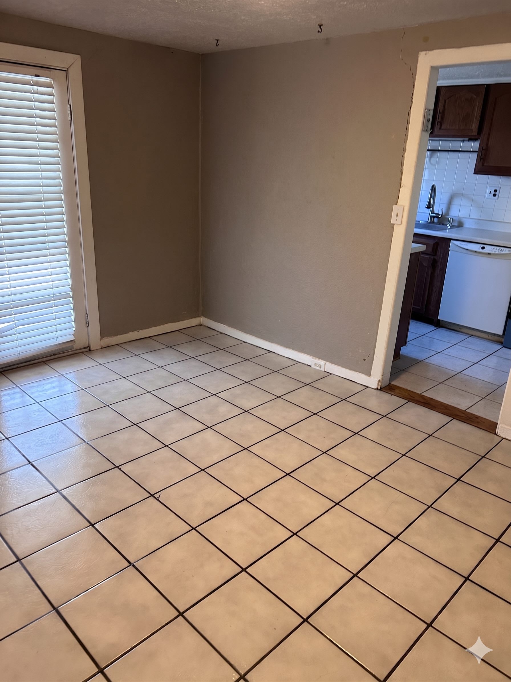 613 N Wall Ave – photo 4