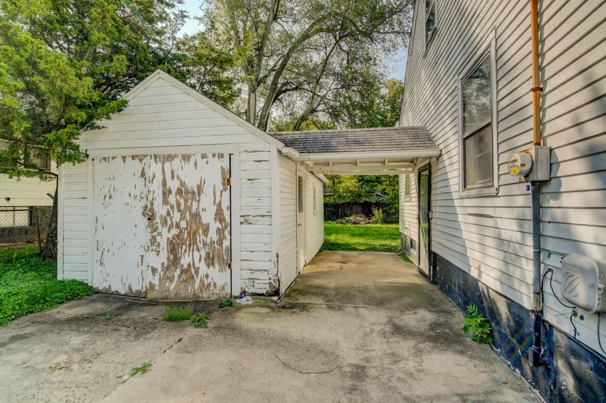 759 E Lawrence St – photo 3