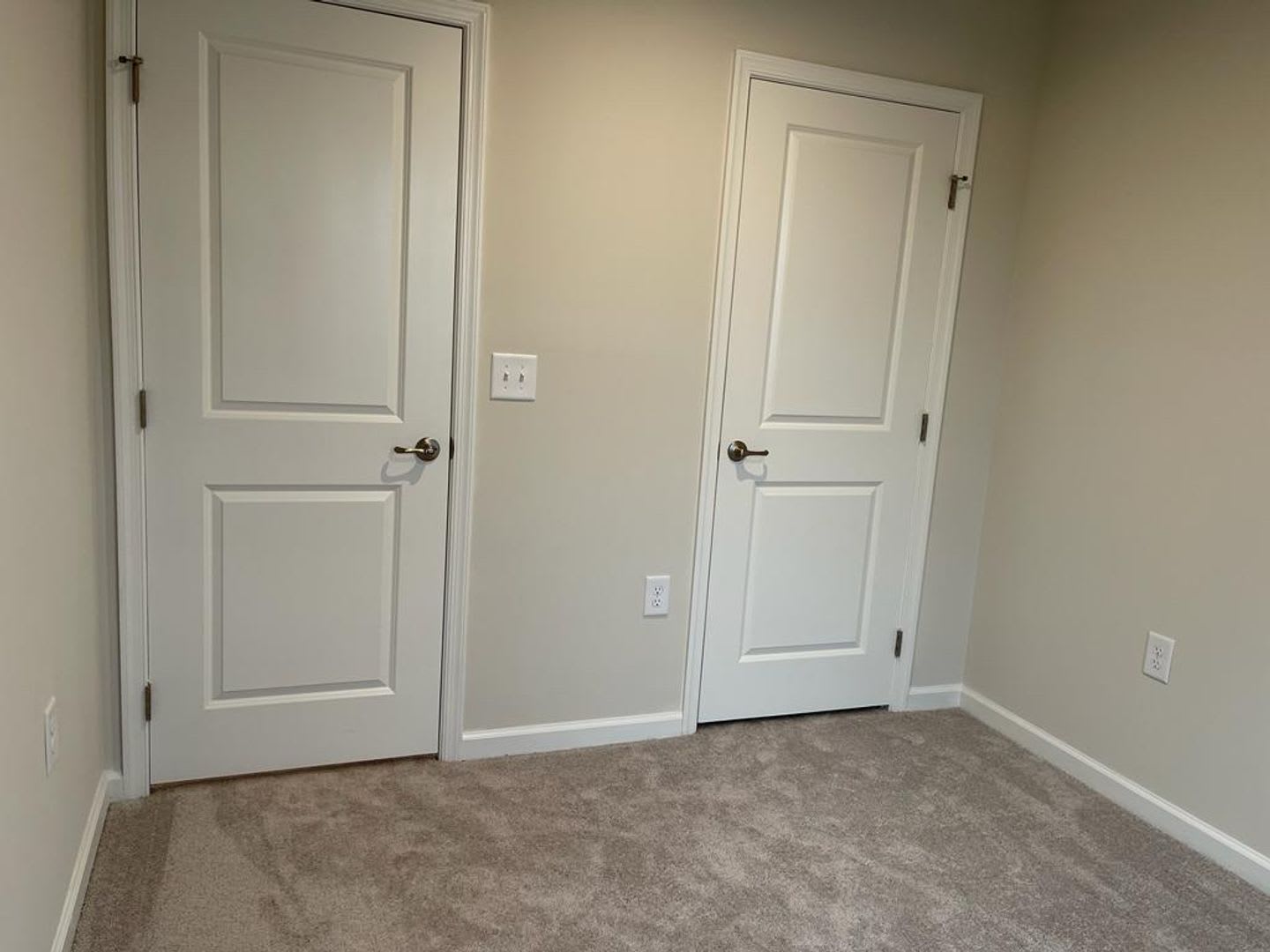 Room in 4 Bedroom Home at Romeria Dr – photo 2