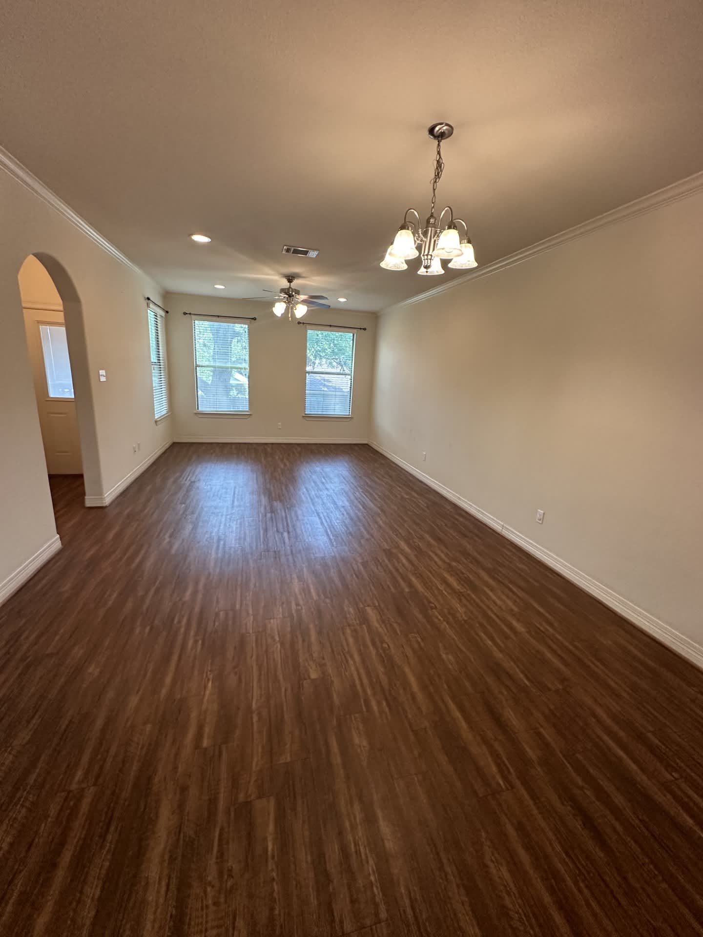 210 South Tesch Street – photo 4