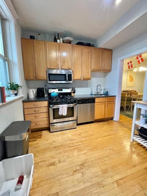 910 W Waveland Avenue – photo 3