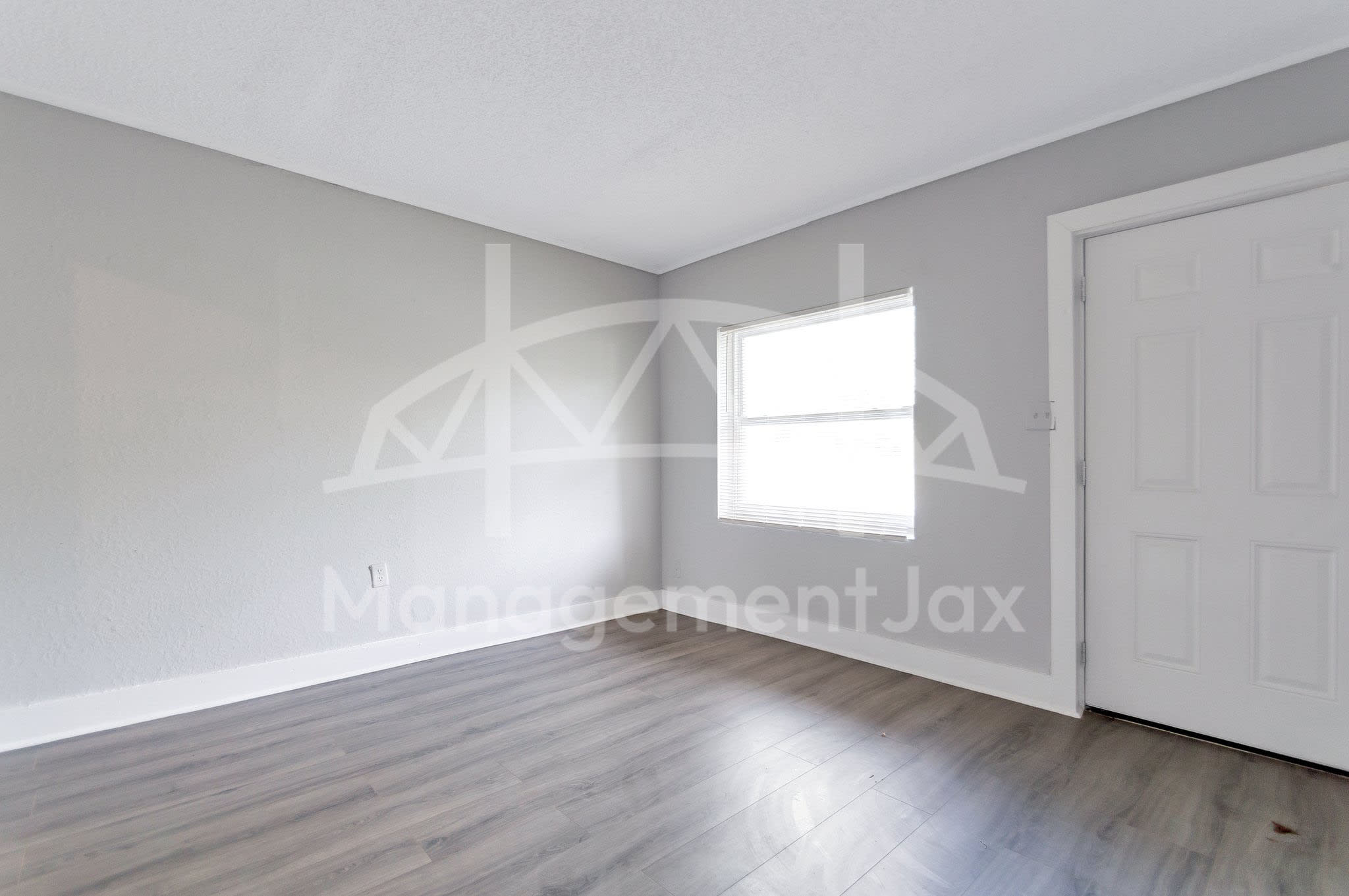 1842 West 26th Street – photo 2