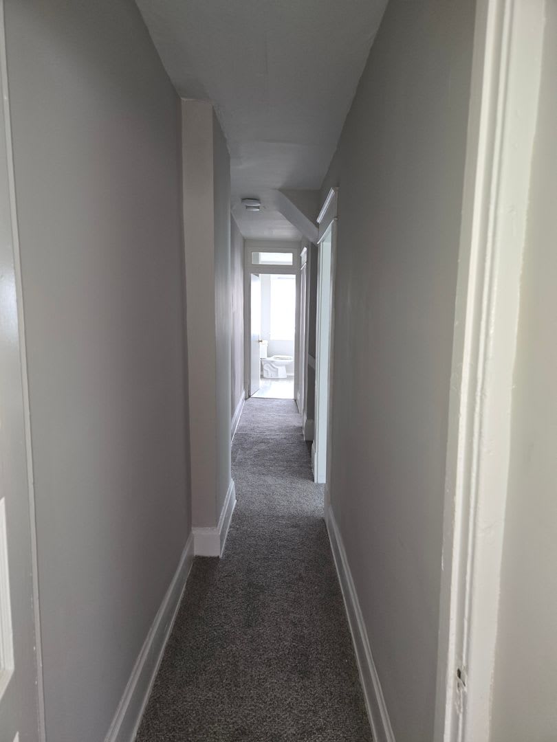Spacious 3 bedroom 1.5 bath – photo 4