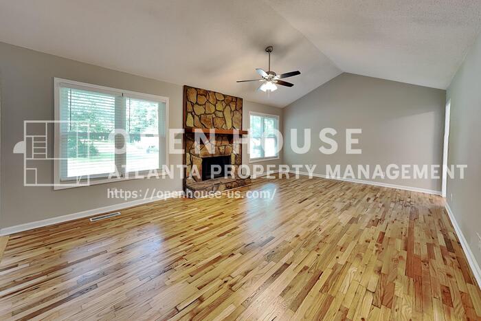 451 Monroe Trce – photo 3