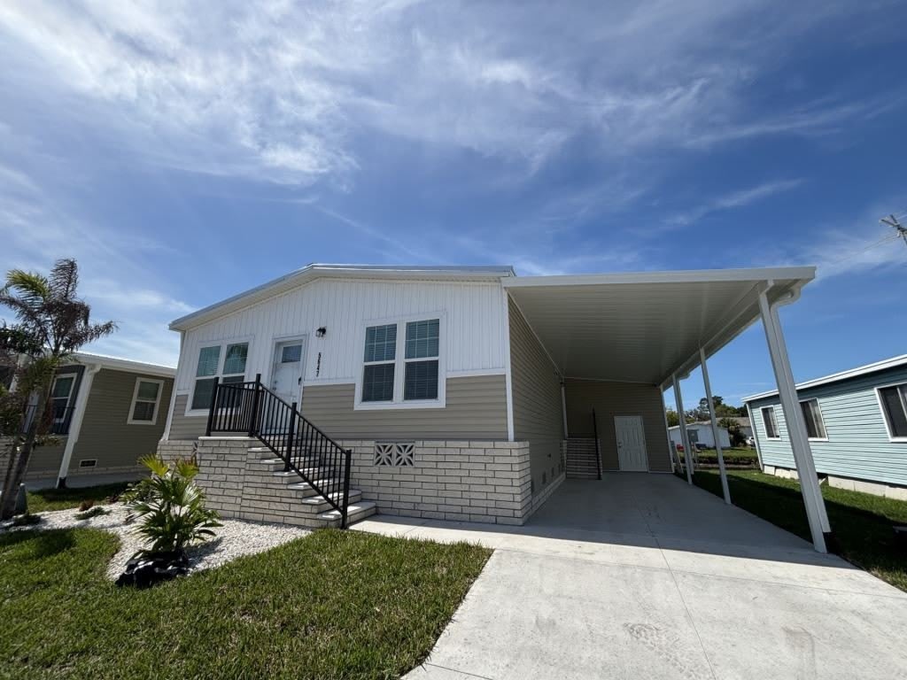 5647 Blue Harbor Drive – photo 2