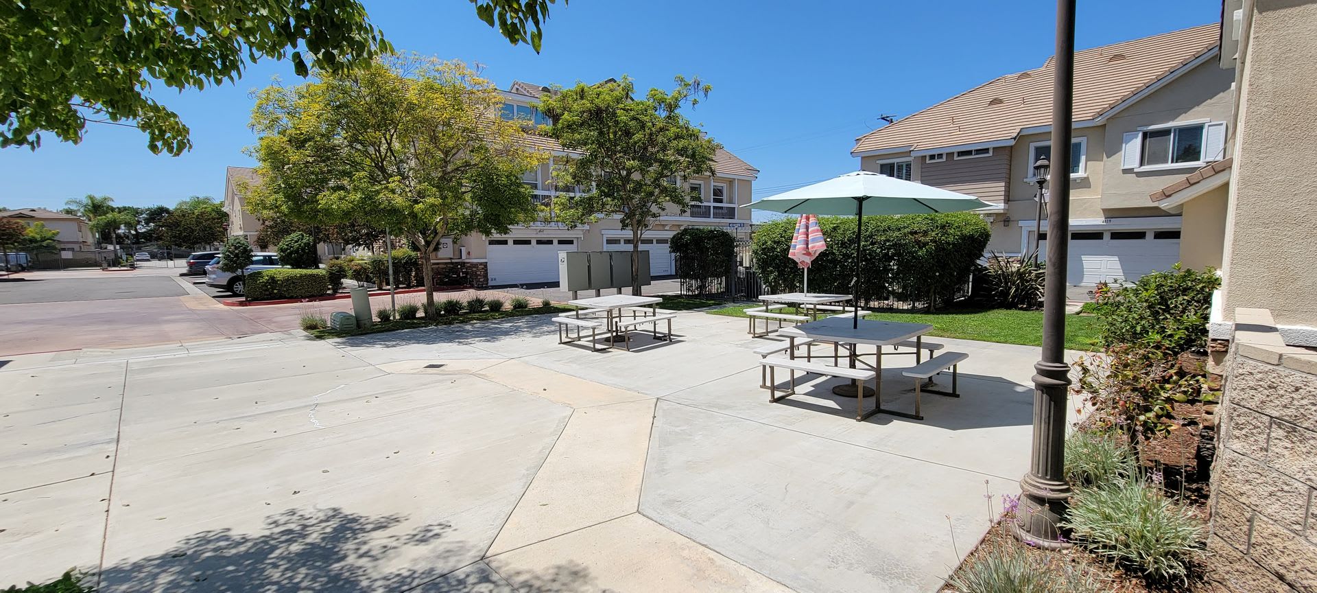 Gorgeous "Lincoln Square" Condo! – photo 2