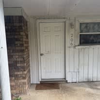 206 E Spring – photo 1