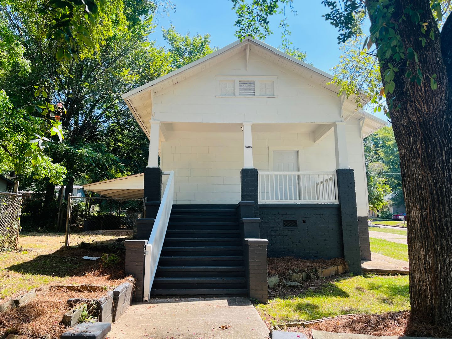 Newly renovated 2 bedroom 2 bathroom single family home in Lagrange! Must see! – photo 2