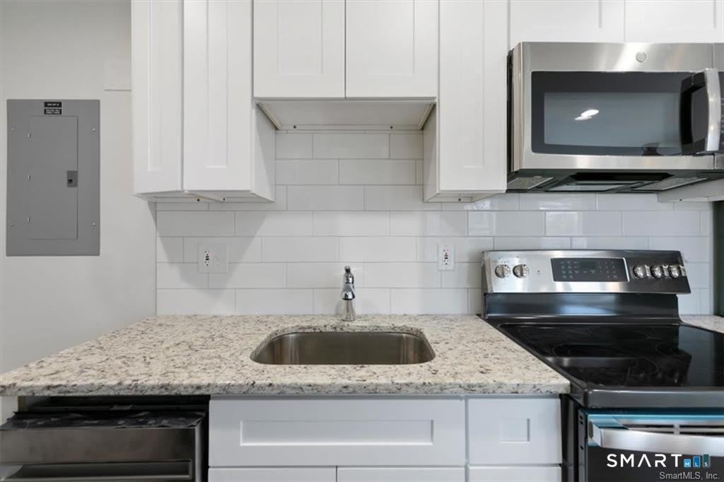 1091 Whalley Avenue – photo 3