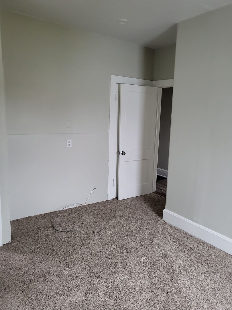 4 Bed 1 bath – photo 4