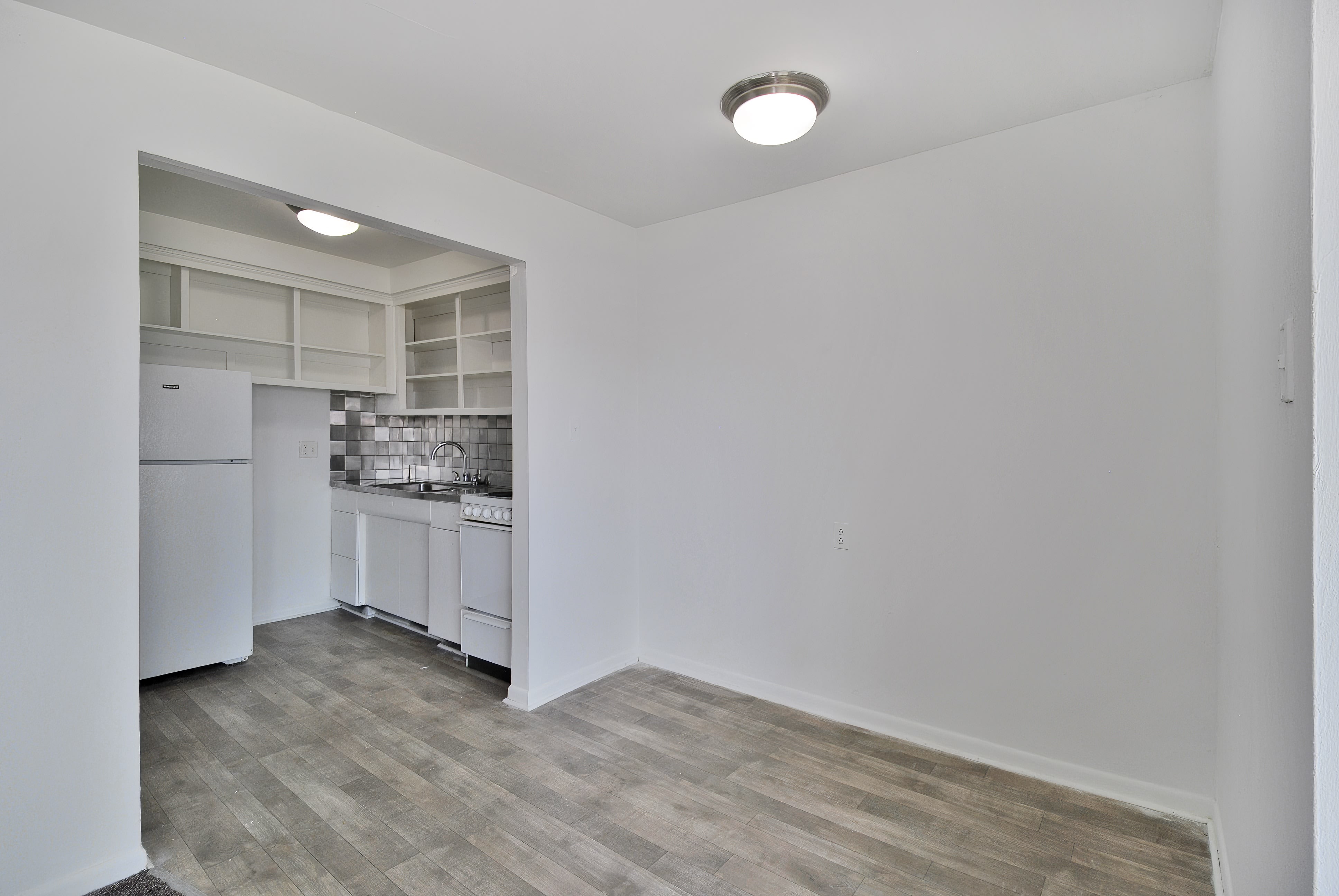 Silverstone Apartments – photo 2