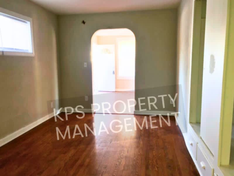 939 South Market Street – photo 5