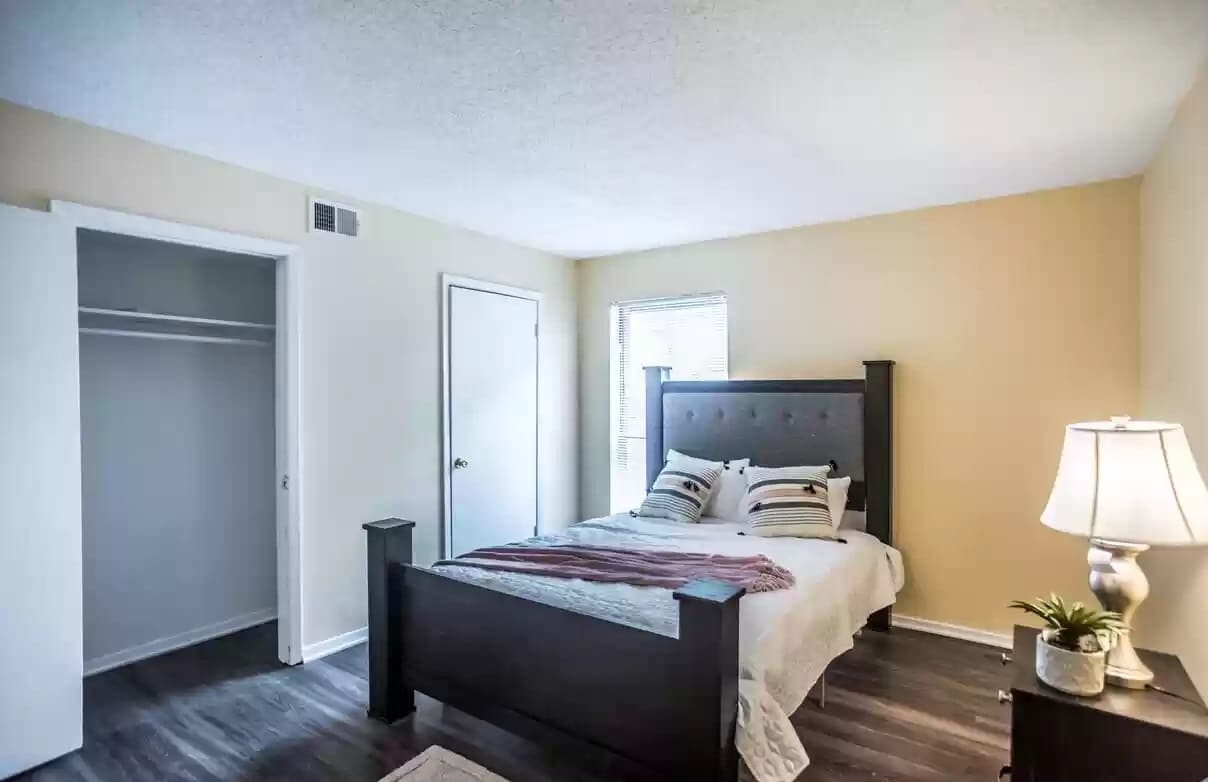Charter Oak – photo 4