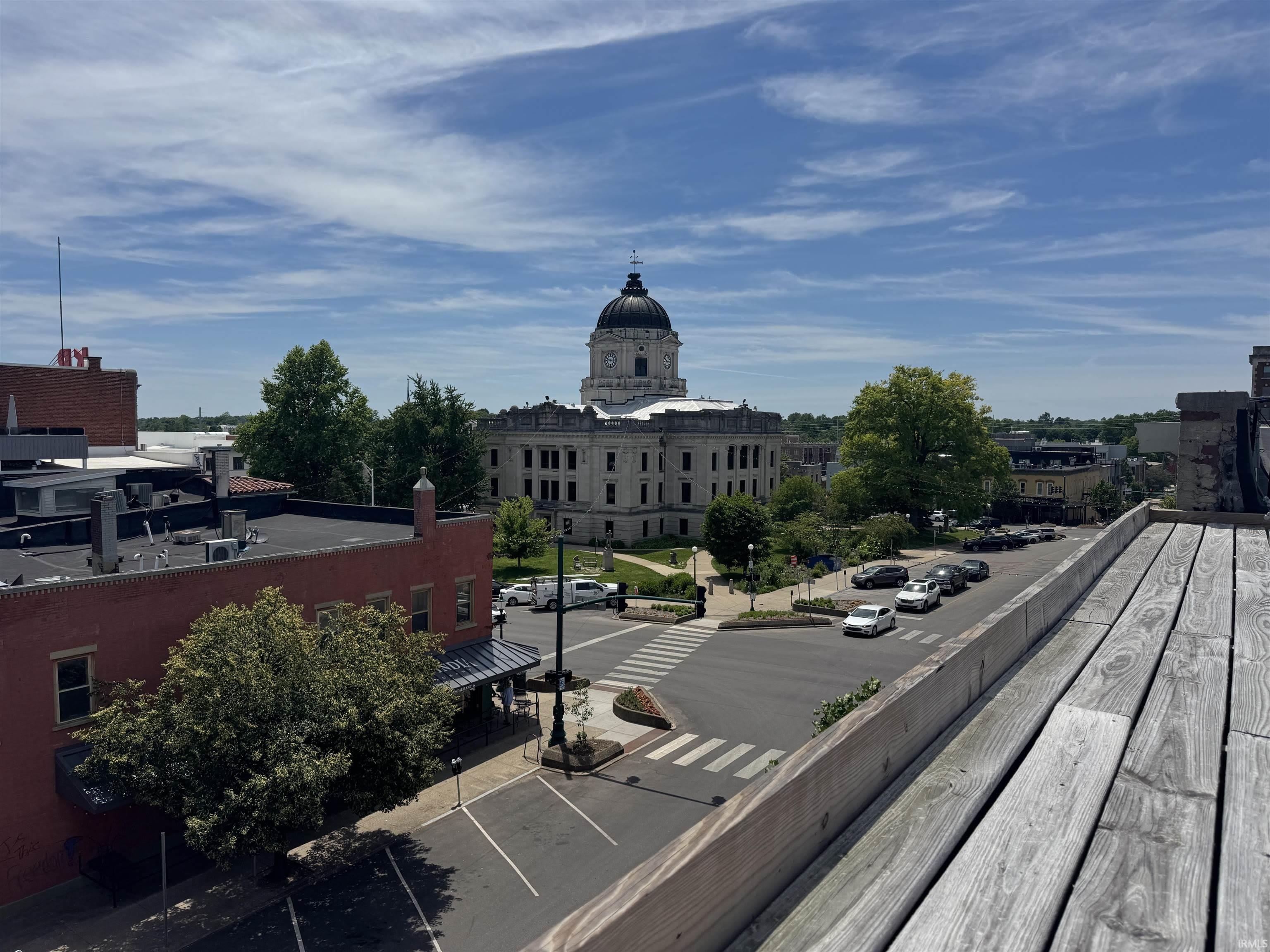 105 E 6th Street – photo 1
