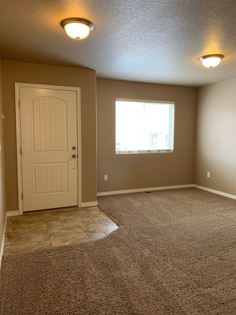 Spacious 5 Bed, 4 Bath Northgate Home with Finished Basement – photo 3
