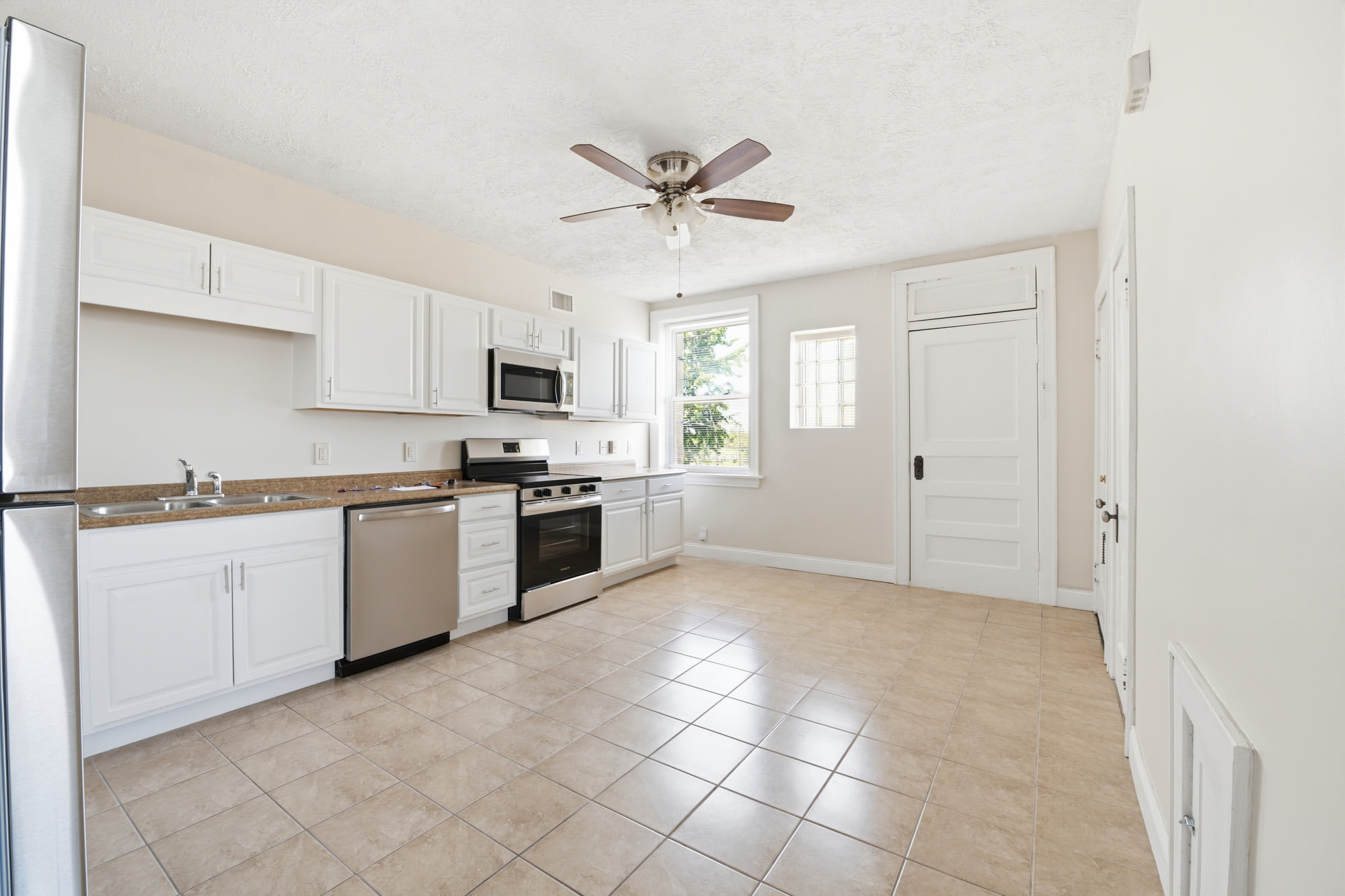 4916 Robert Avenue – photo 3