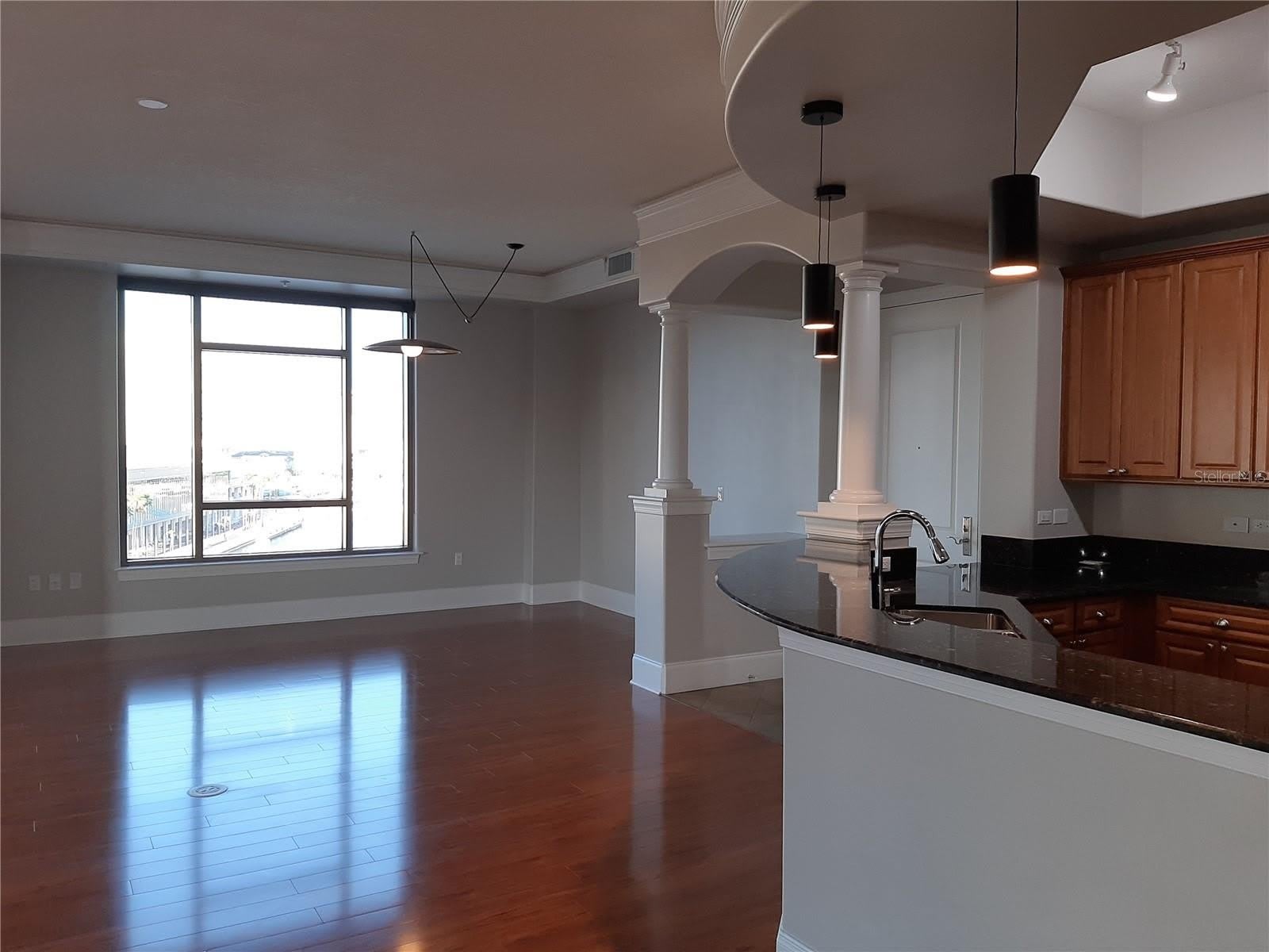 275 BAYSHORE Boulevard – photo 2