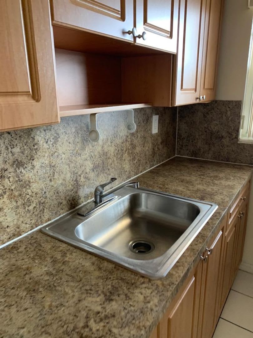 1345 W 29 Street – photo 5