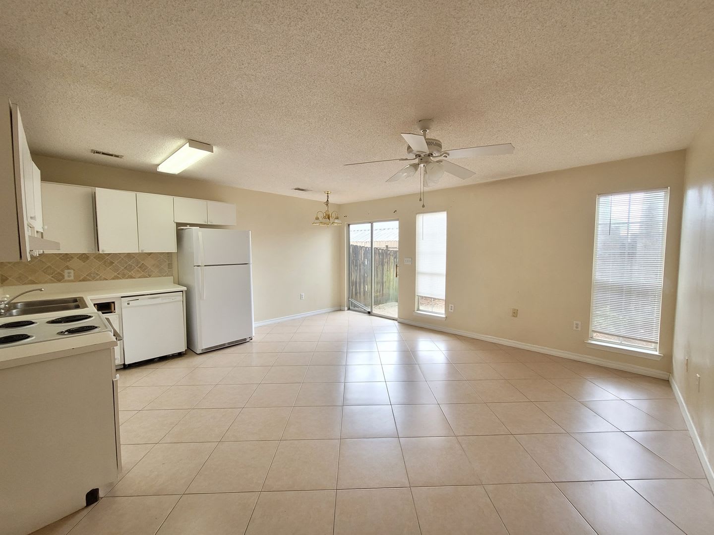 647 Virginia Oak Ct. MOVE-IN SPECIAL: HALF OFF YOUR FIRST FULL MONTH’S RENT! – photo 5