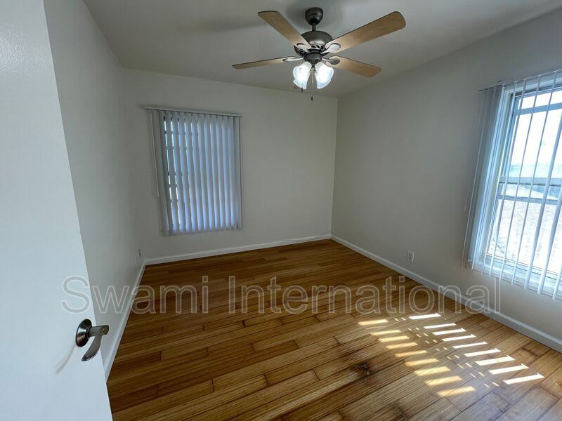 833 W 97Th St Unit 4 – photo 4