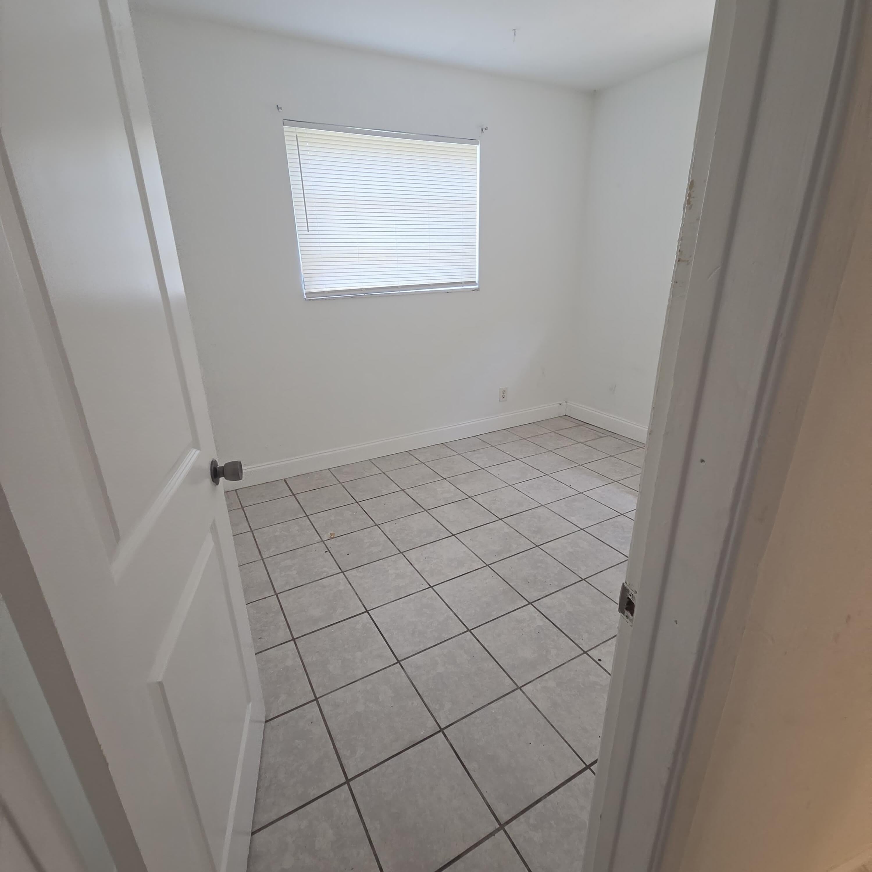 160 NW 15TH Place – photo 4